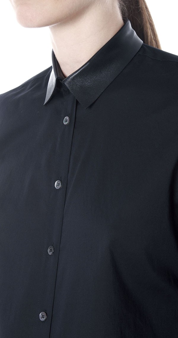 Bluse mit abnehmbaren Lederkragen schwarz